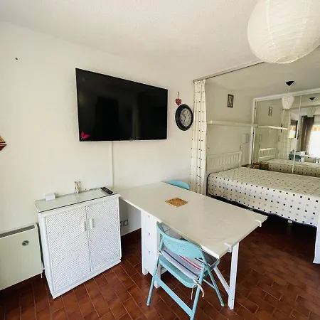 Près Plage, Port Et Piscine, Parking Privé - Fr-1-723-111